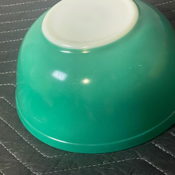 Pyrex Mixing bowls 401,402,403,404 all in good condition for their age - Picture 4 of 6